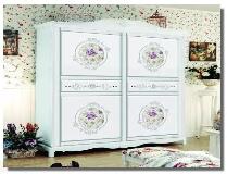 贵州厂家的木质衣柜门和玻璃门各有千秋